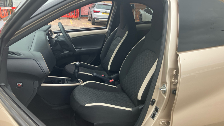 Toyota Aygo X 1.0 VVT-i Edge 5dr Petrol Hatchback